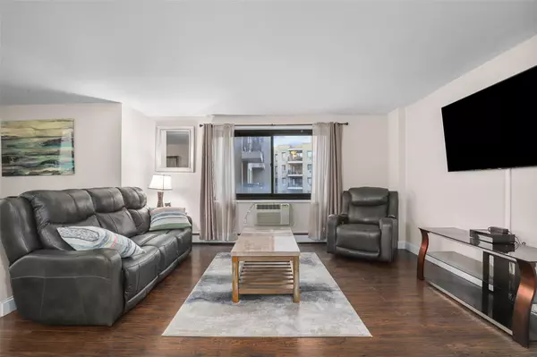 Hartsdale, NY 10530,100 E Hartsdale AVE #5AE