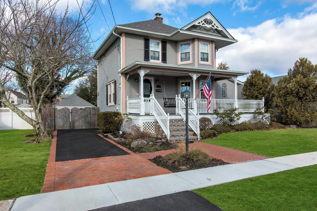 Islip, NY 11751,13 1st ST