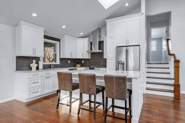 Port Washington, NY 11050,37 Beacon DR