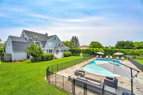 Westhampton Beach, NY 11978,245 Oneck LN