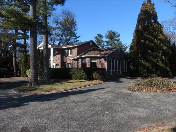 Old Westbury, NY 11568,1 Bridle Path DR