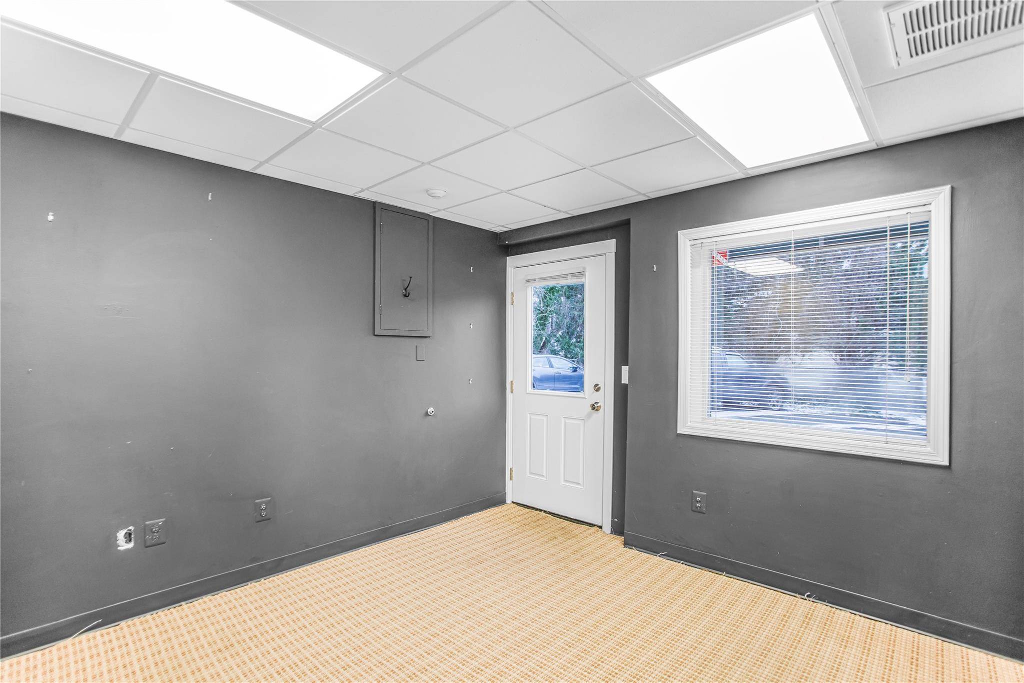 Bellport Village, NY 11713,146 S Country RD #1