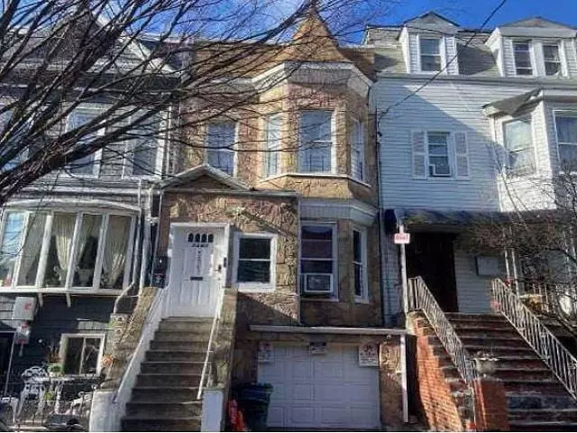 Bronx, NY 10456,1367 Clay AVE