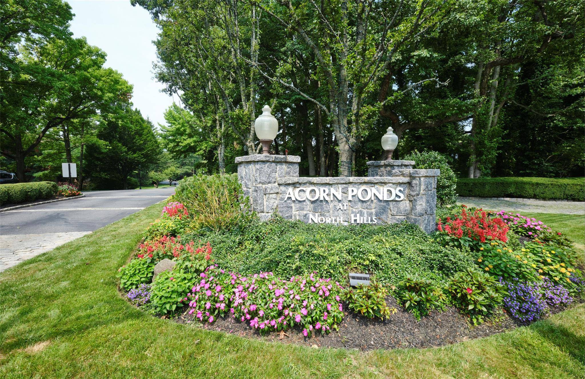 1 Chestnut HL #1, Roslyn, NY 11576