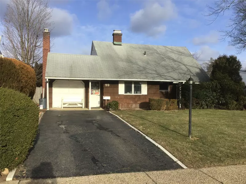 89 Choir Lane Westbury, Westbury, NY 11590