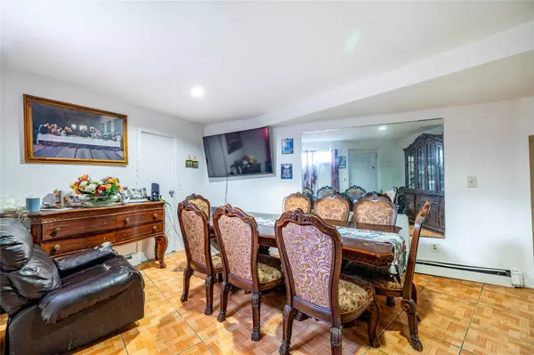 Saint Albans, NY 11412,186-02 Foch BLVD