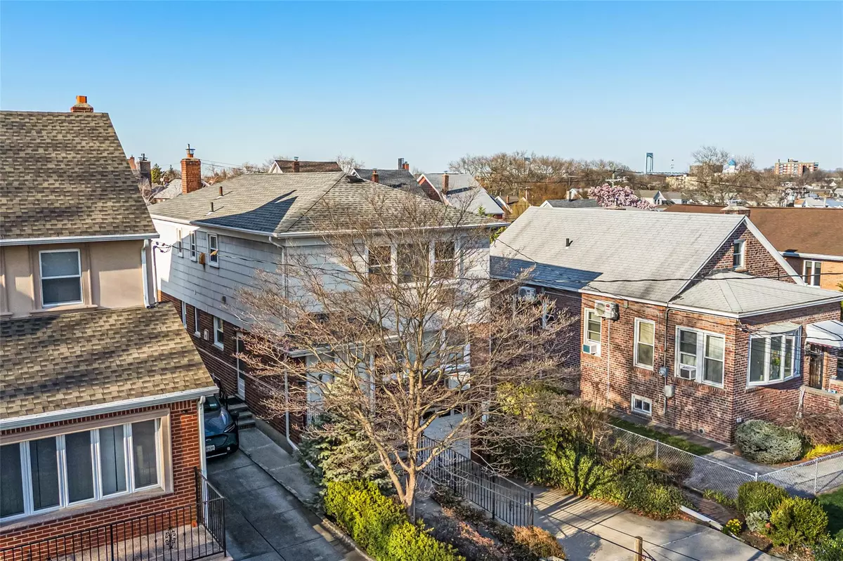 Whitestone, NY 11357,145-47 17 RD