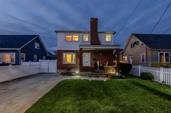 3065 Lowell AVE,  Wantagh,  NY 11793