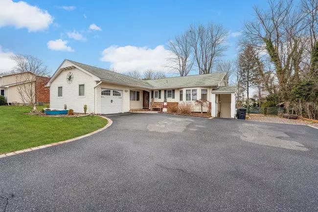 East Northport, NY 11731,63 Cedar RD