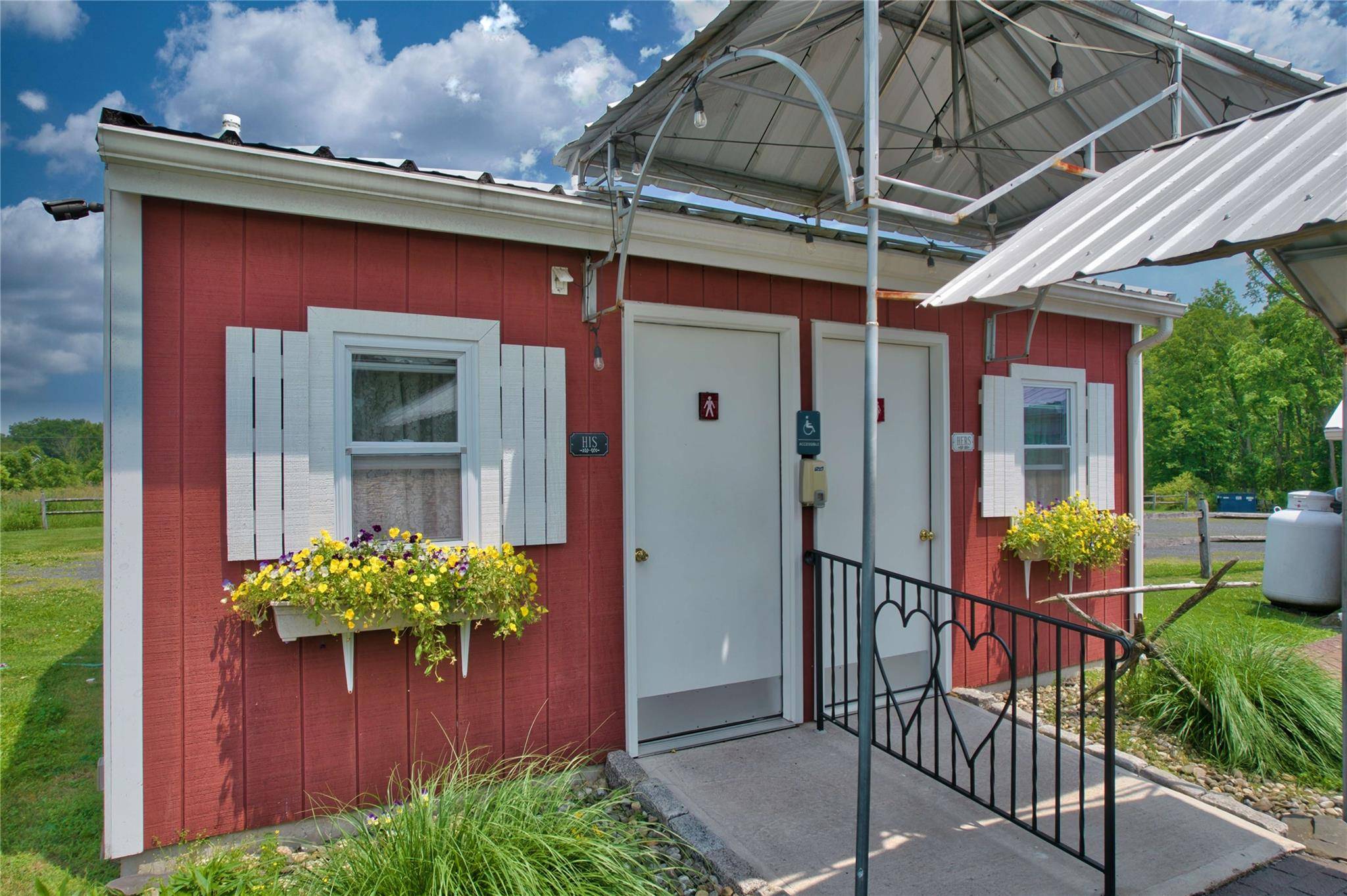 Wallkill, NY 12589,71 Lippincott RD