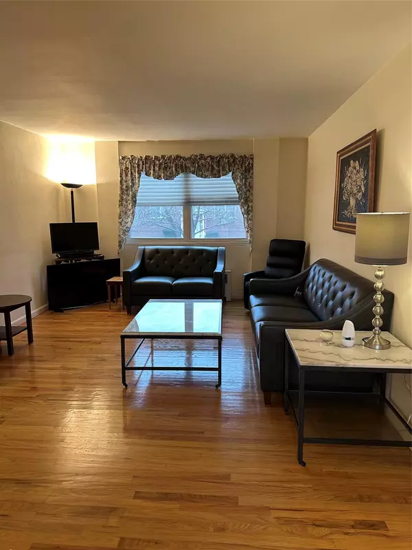 Howard Beach, NY 11414,88-20 155 AVE #71