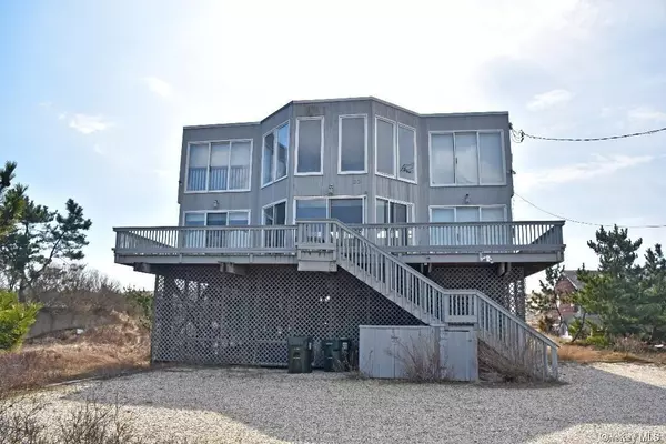 East Quogue, NY 11942,23 Dune RD