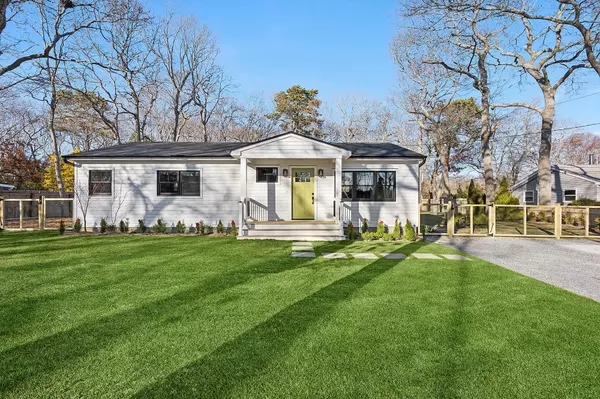 Hampton Bays, NY 11946,10 Shinnecock LN