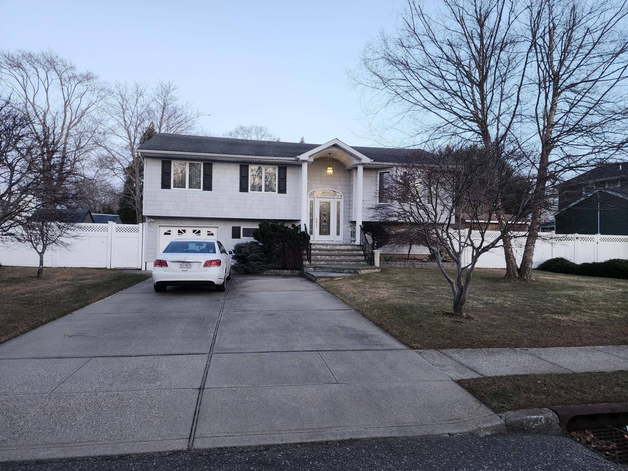 347 Wyandanch RD, Sayville, NY 11782