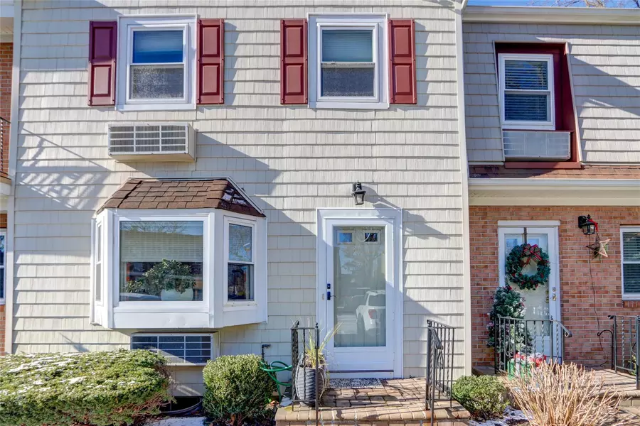70 Maine Avenue #21, Rockville Centre, NY 11570