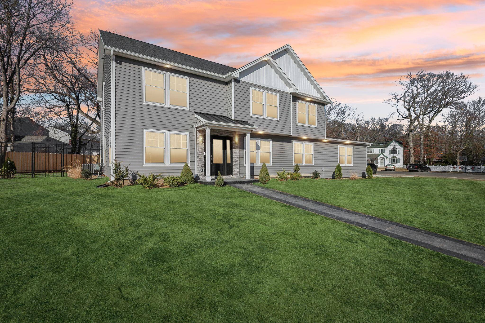 West Hempstead, NY 11552,683 Nightingale RD