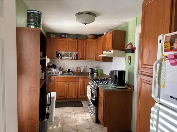 Spring Valley, NY 10977,43 Division AVE