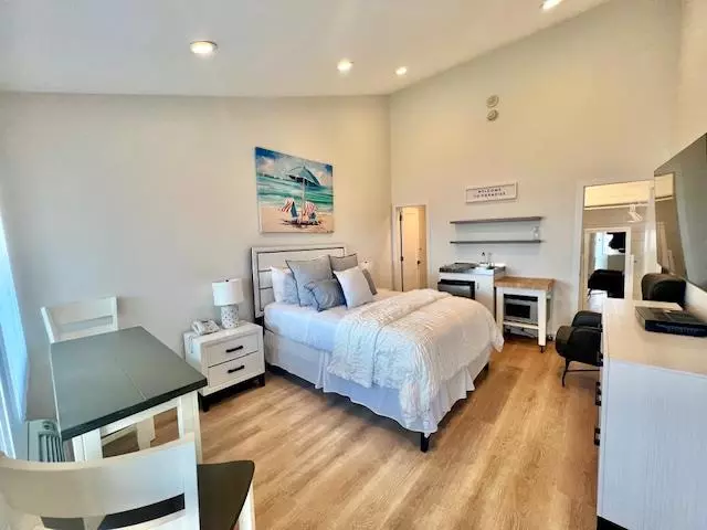 Westhampton Beach, NY 11978,231 Dune RD #919