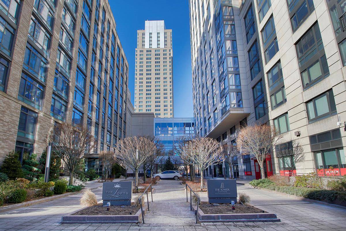 White Plains, NY 10601,10 City PL #25C