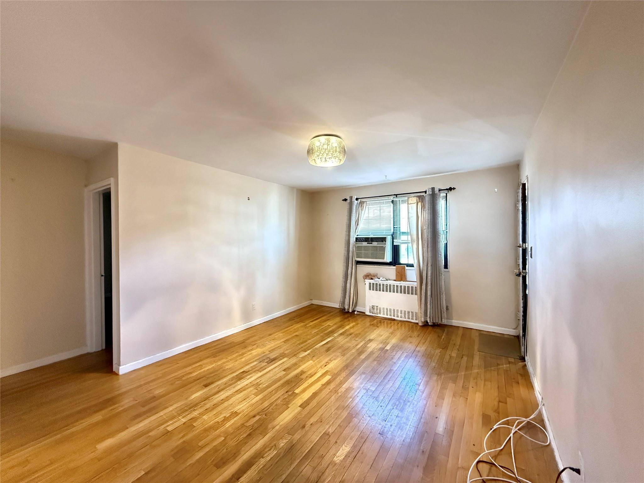 Kew Garden Hills, NY 11367,137-26 68 DR #A