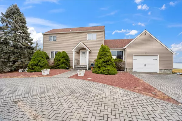 Hampton Bays, NY 11946,17 Washington DR