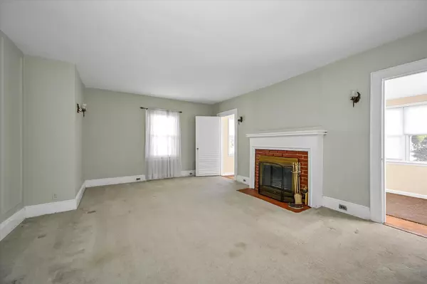 Flushing, NY 11358,33-36 167th ST