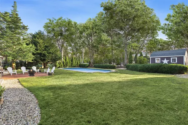 East Hampton, NY 11937,25 Sheepfold LN