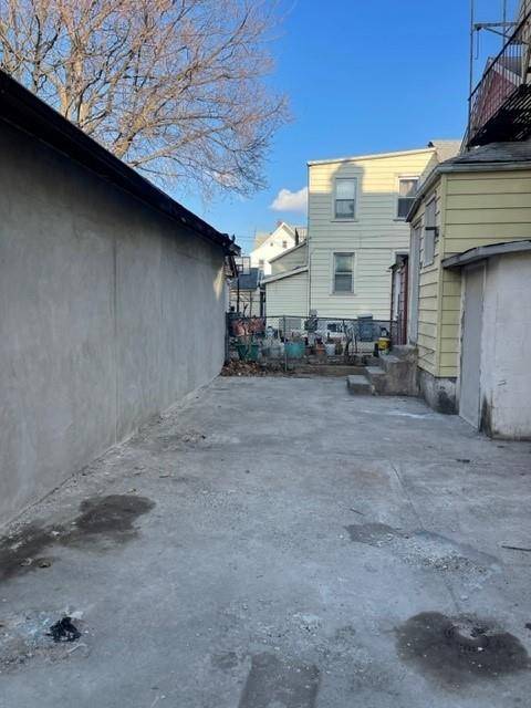Jamaica, NY 11432,172-27 91 AVE