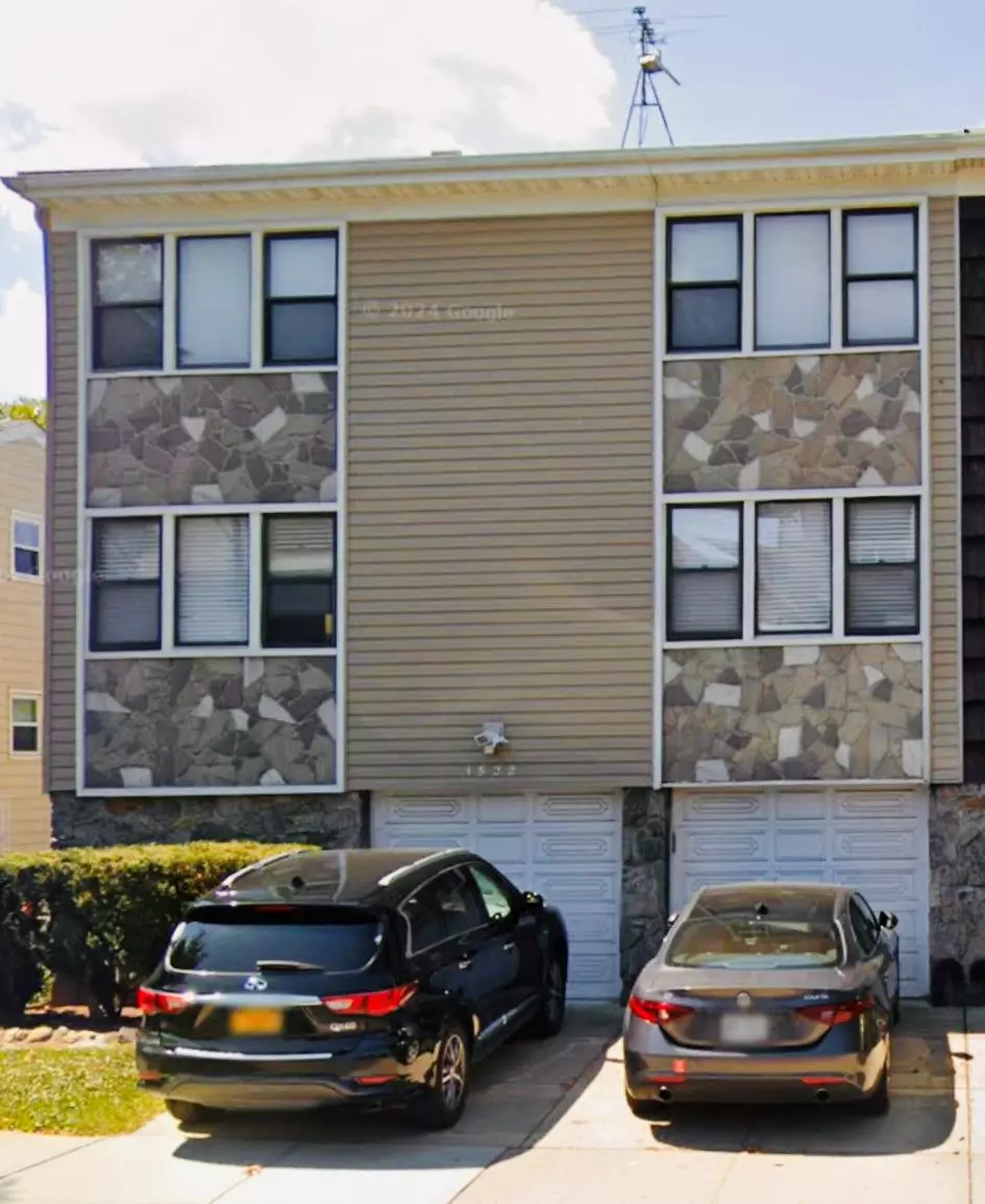 Whitestone, NY 11357,1522 Parsons BLVD #1