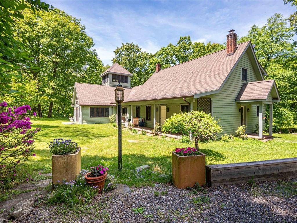 Rhinebeck, NY 12572,74 Hilltop RD