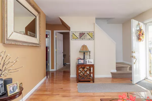 Oceanside, NY 11572,380 evans AVE
