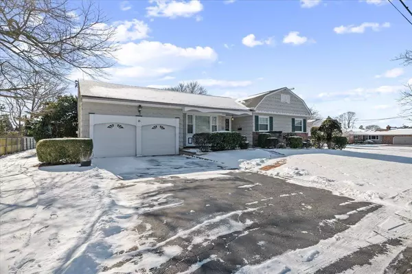 Bay Shore, NY 11706,10 Angela LN