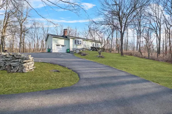 Pleasant Valley, NY 12569,316 Freedom RD