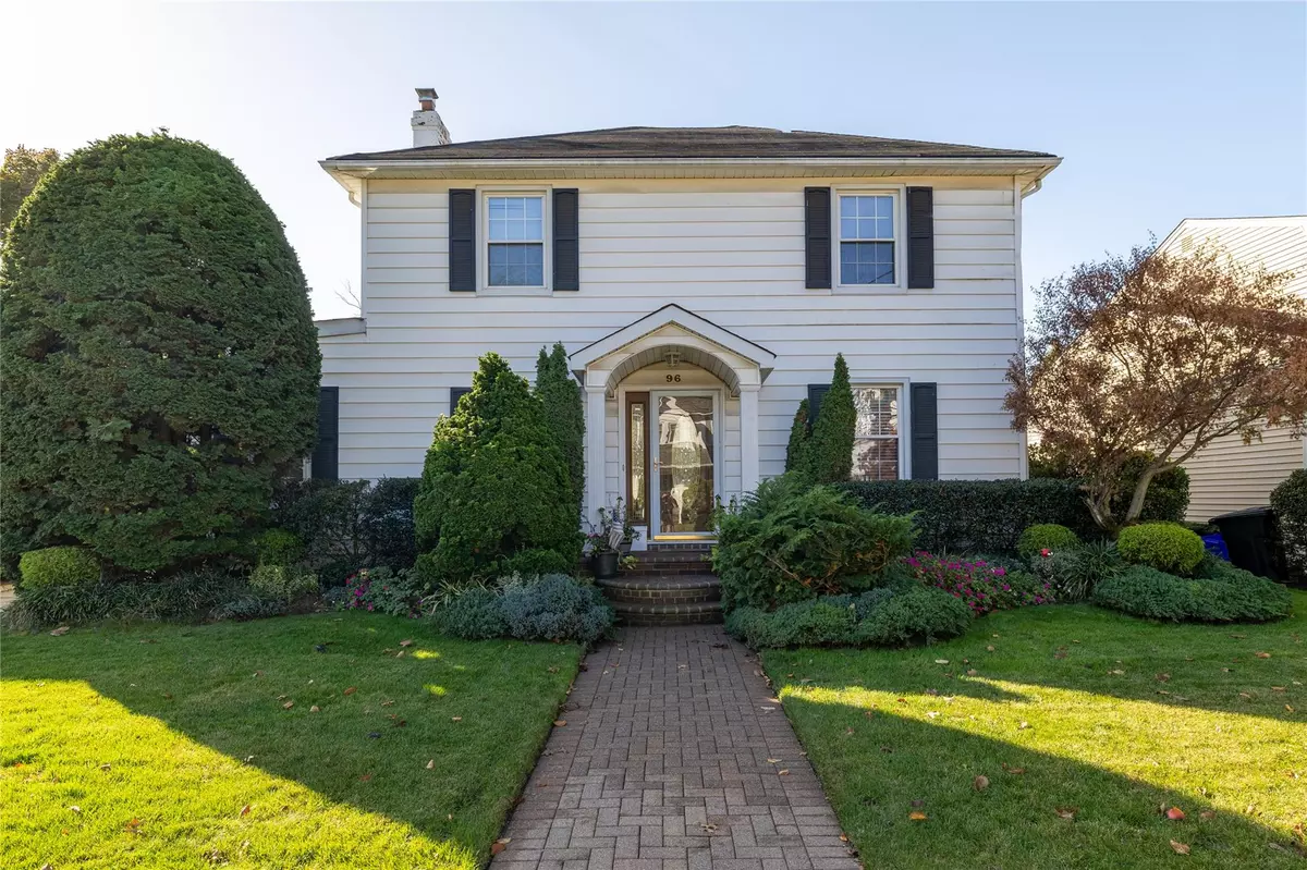 Rockville Centre, NY 11570,96 Dorchester RD