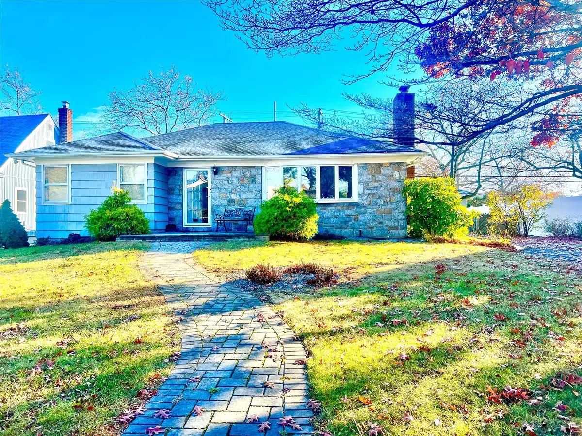 Hewlett, NY 11557,1691 Fenimore RD