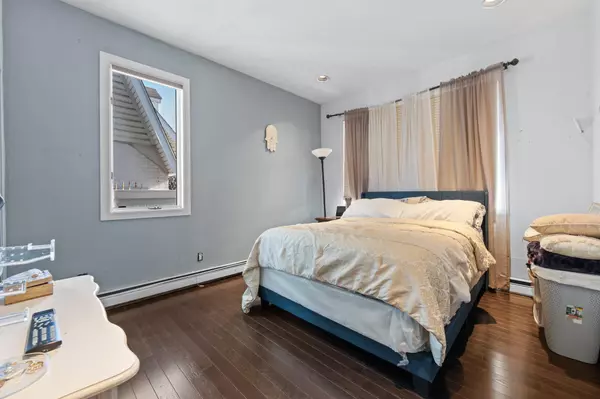 Flushing, NY 11367,138-65 63rd AVE