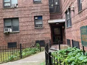 Elmhurst, NY 11373,44-16 Macnish ST #6G