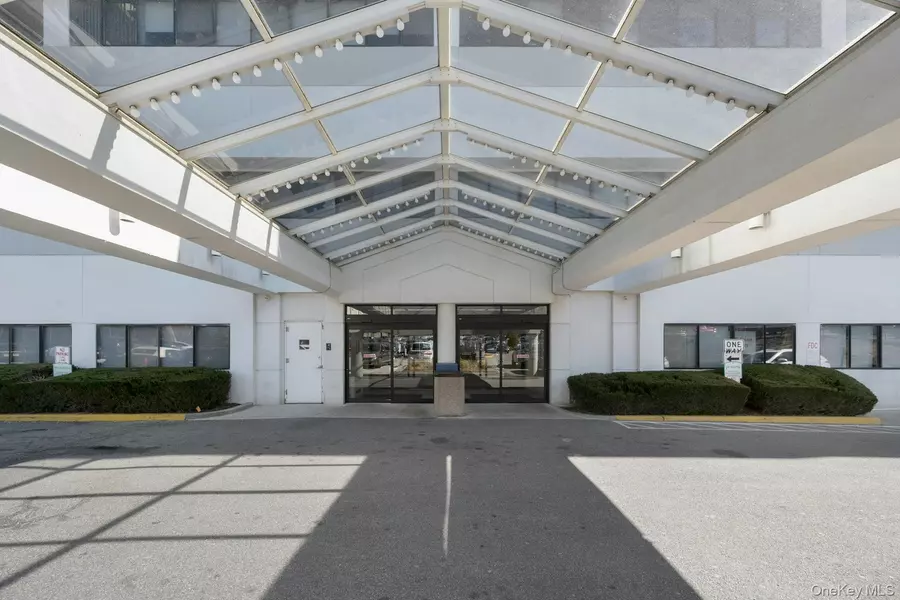 970 N Broadway #208, Yonkers, NY 10701