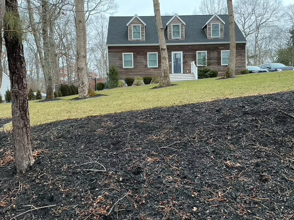 Hampton Bays, NY 11946,8 Bittersweet AVE