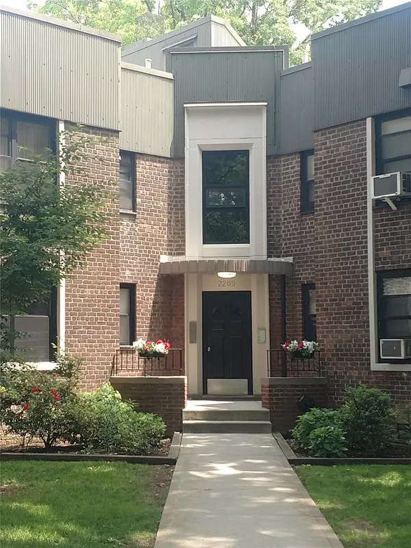 East Elmhurst, NY 11370,22-09 78th ST