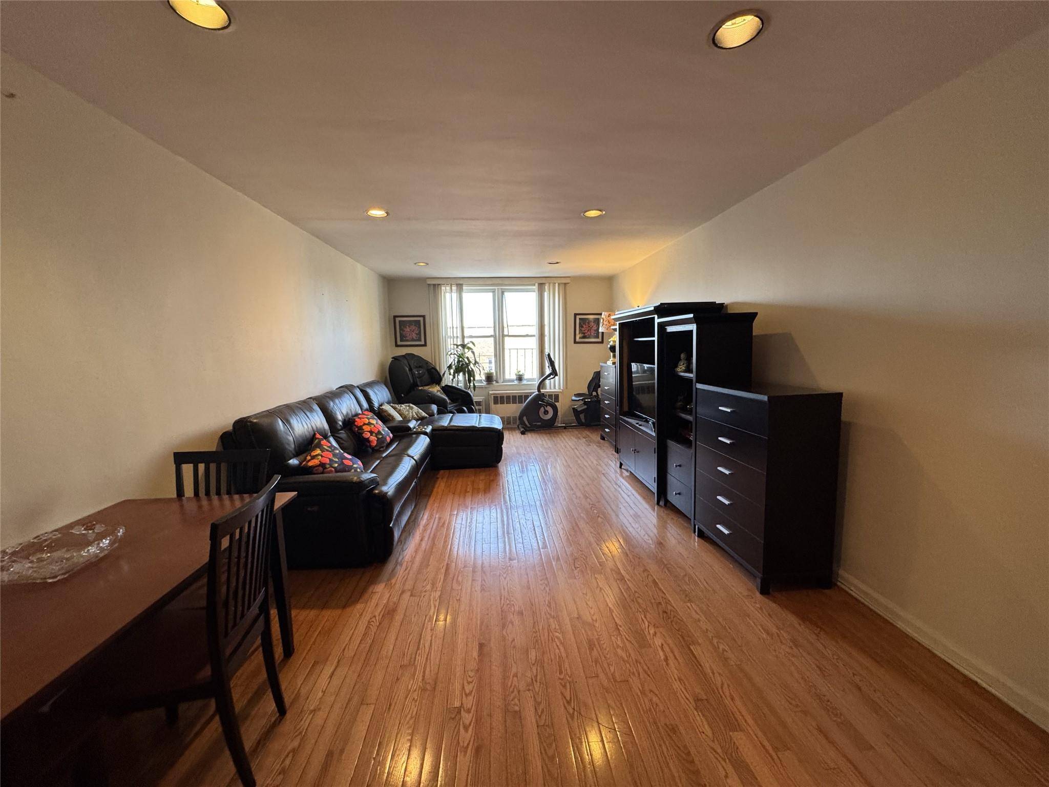 Flushing, NY 11355,42-65 Kissena BLVD #632