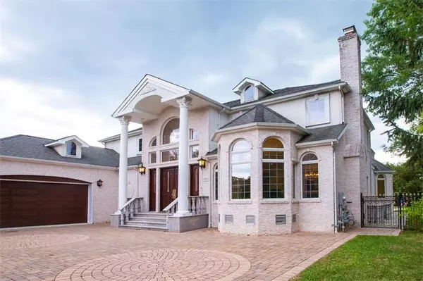 Manhasset, NY 11030,150 Crabapple RD