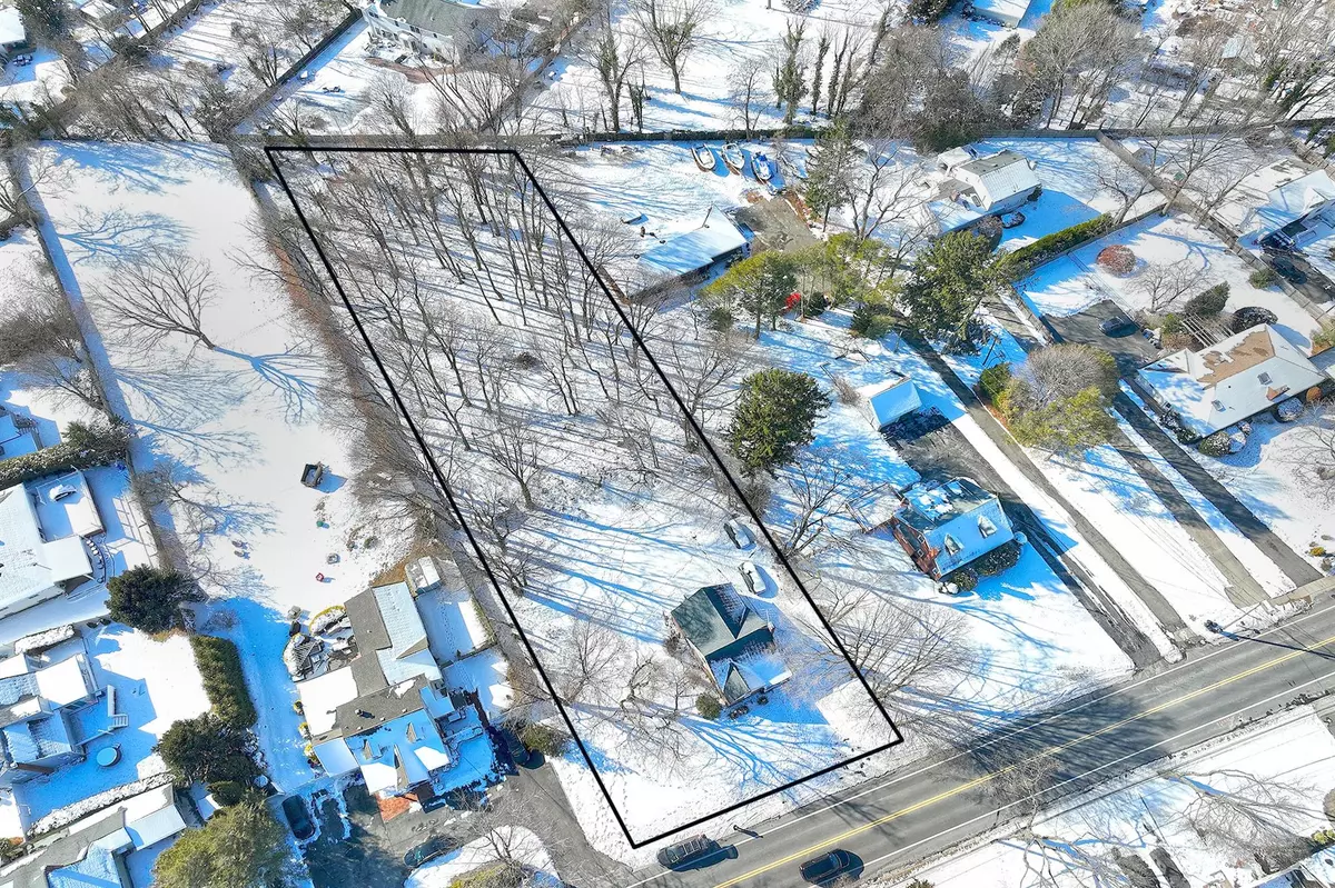 Greenlawn, NY 11740,78 Cuba Hill RD