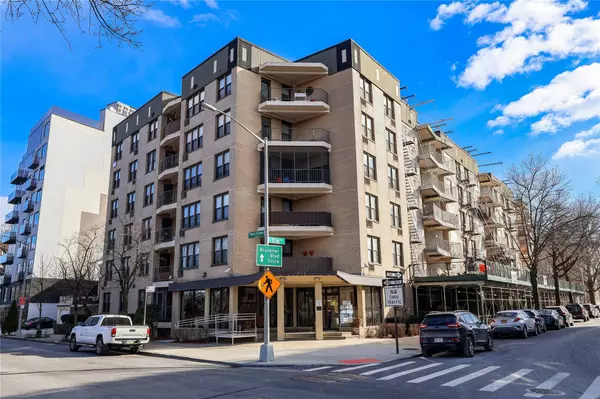 1874 Pelham Pkwy #5K, Bronx, NY 10461