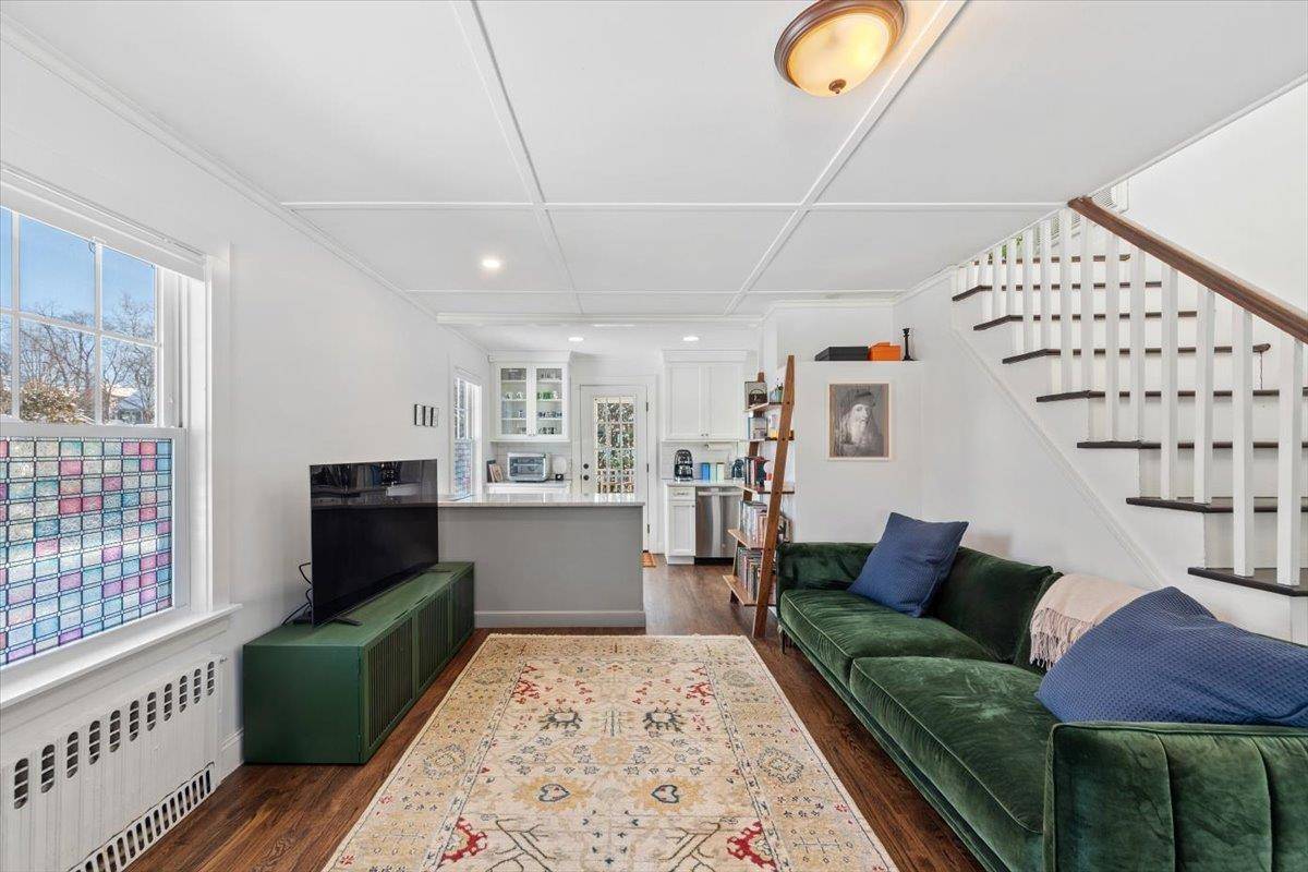Mamaroneck, NY 10543,537 First ST