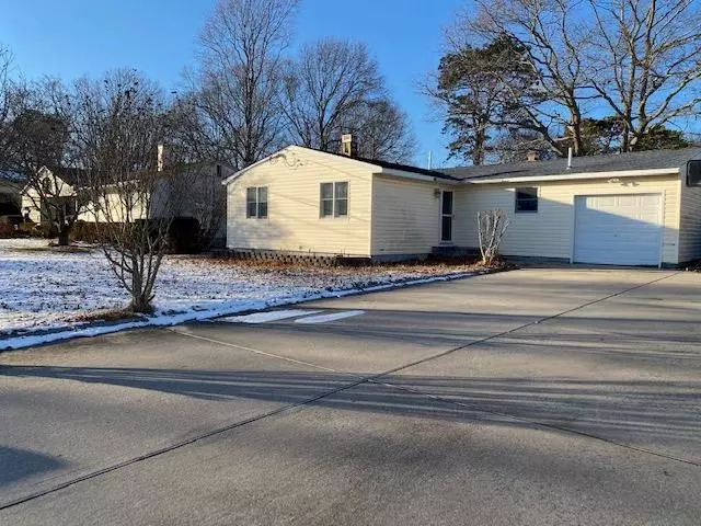 31 Presford DR, Shirley, NY 11967