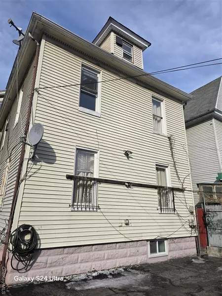 148-18 89th AVE, Jamaica, NY 11435