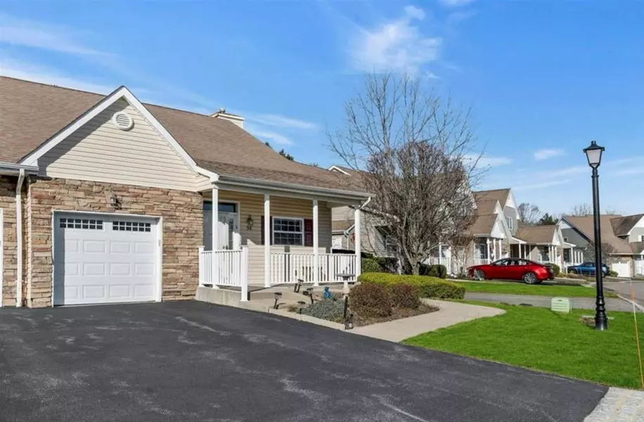 58 Pond CIR #58, Mount Sinai, NY 11766