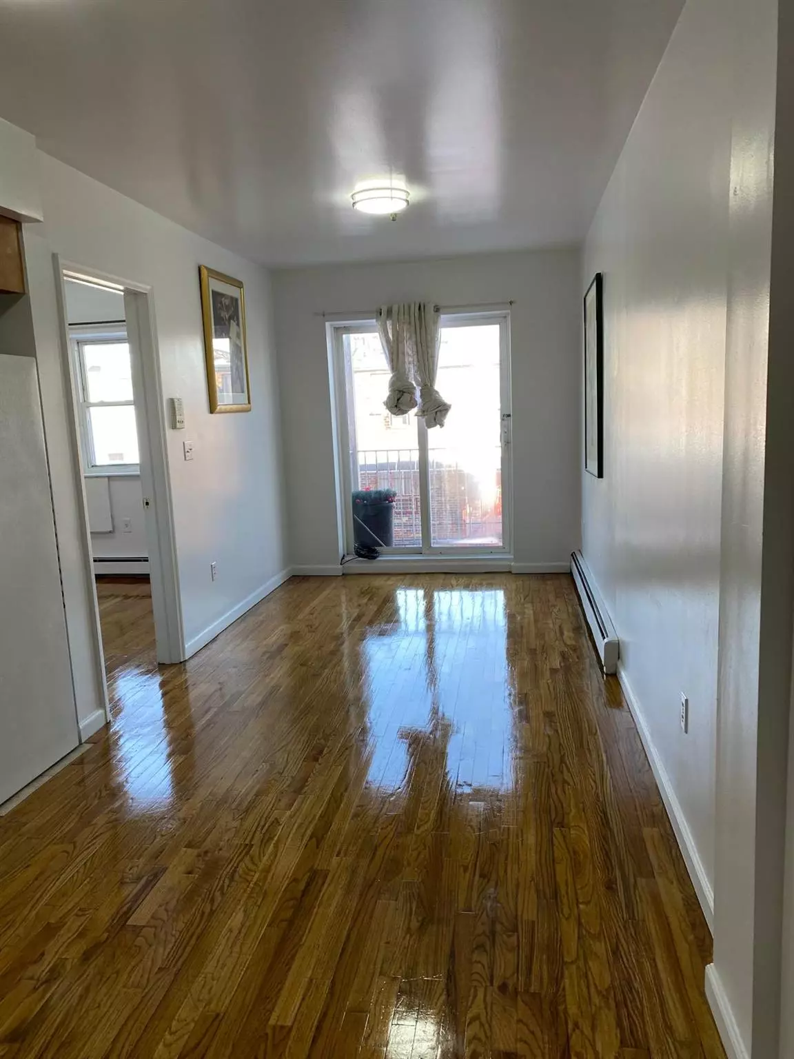 Woodside, NY 11377,40-21 69th ST #3R