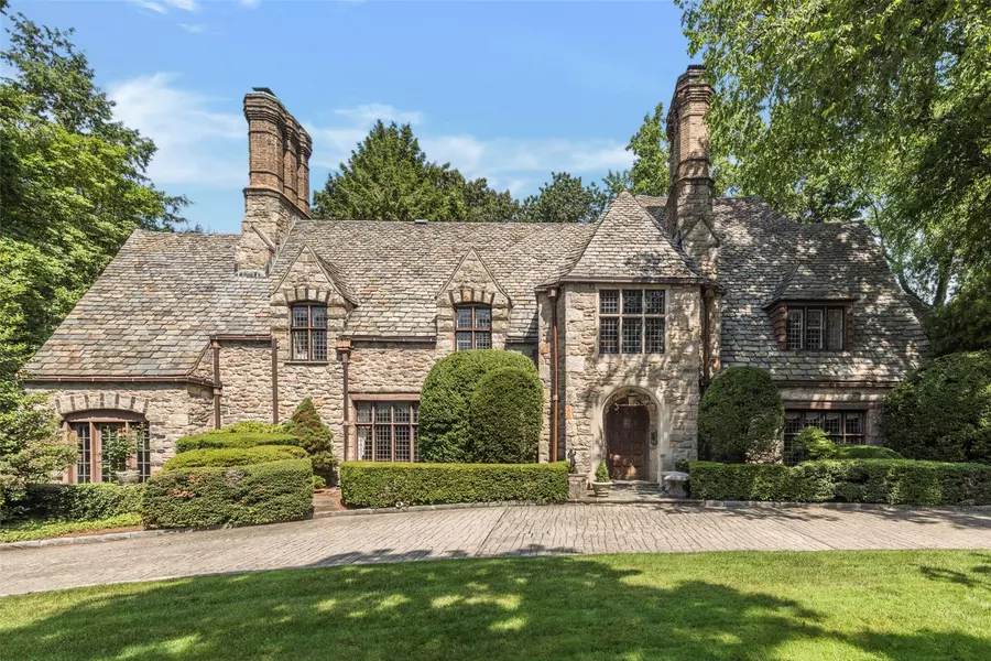 9 Rittenhouse RD, Bronxville, NY 10708